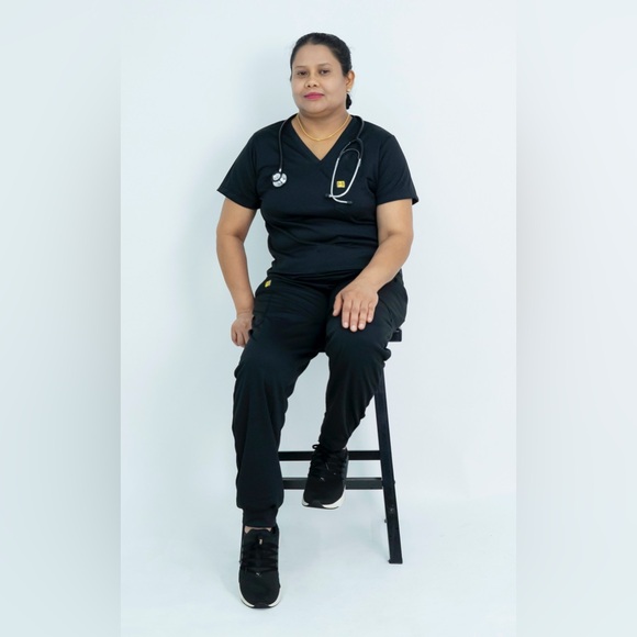 LARGE Size Drifit Top and Jogger Scrub Set - Picture 2 of 8